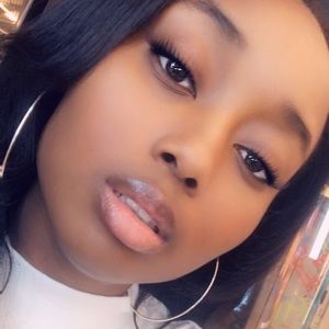 Meet your Posher, Lanna